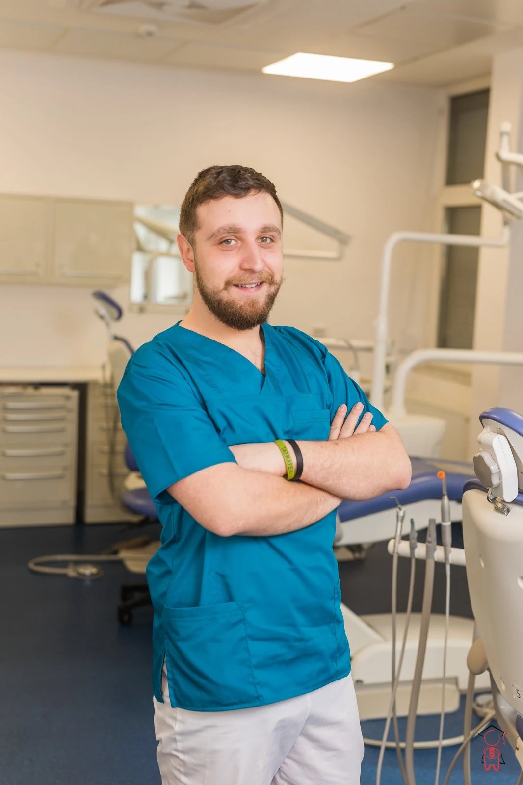 Dr. Mircea Mangher
