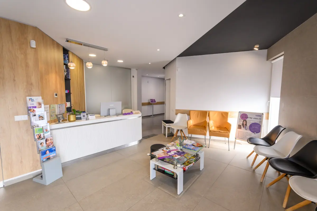 Recepția HappyDent Clinic din strada Câmpului, Cluj-Napoca