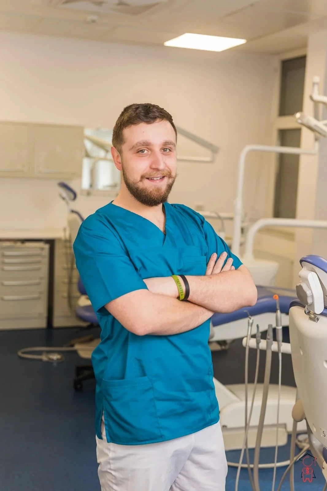 Dr. Mircea Mangher