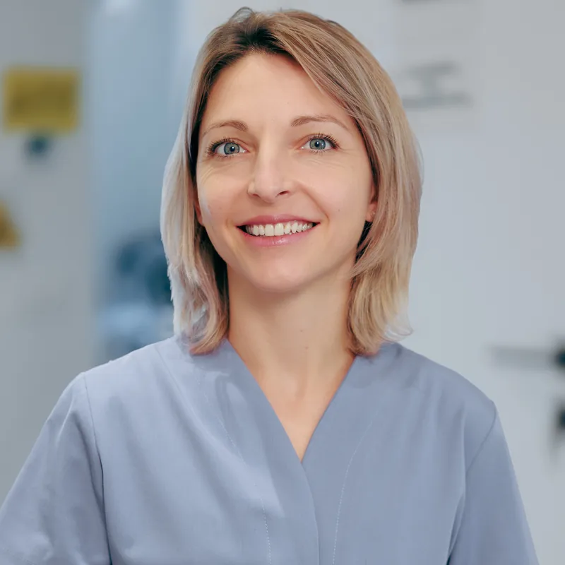 Dr. Melinda D&eacute;nes